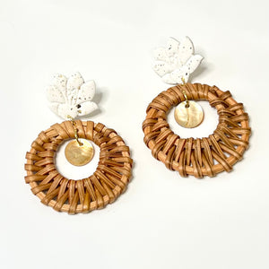 Earrings White Lotus matte